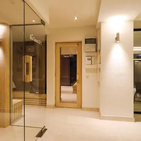 Eden Apartment *